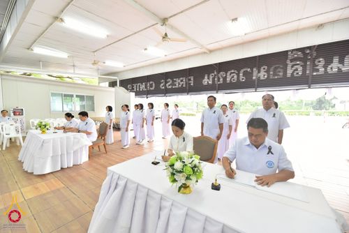 ภาพ No.267562:วันที่ 7 พฤศจิกายน พ.ศ. 2568 พสกนิกรอำเภอคลองหลวง รวมใจบำเพ็ญกุศลปัณรสมวาร (15 วัน) อุทิศถวายเป็นพระราชกุศลแด่ “สมเด็จพระพันปีหลวง” ณ วัดพระธรรมกาย