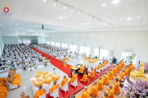 ภาพ No.174347:พิธีทอดกฐินกตัญญูบูชาธรรม ณ ศูนย์ปฏิบัติธรรมพระมงคลเทพมุนี อ.สองพี่น้อง จ.สุพรรณบุรี ในโครงการกฐินสามัคคีทั่วไทย 30,000 วัด บูชาธรรม 80 ปี หลวงพ่อธัมมชโย โดยคณะศิษยานุศิษย์วัดพระธรรมกาย วันที่ 10 พฤศจิกายน พ.ศ. 2567