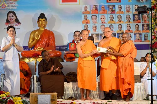 ภาพ No.263365:วันที่ 16 ตุลาคม พ.ศ. 2568 กฐินสมทบหลวงพ่อ ธัมมชโย ถวายแด่ วัดพุทธตรีรัตนะ วิหาร , เมือง ดร อัมเบ็ดการ์ นาการ์ นันเดท  รัฐมหาราษฎร์  ประเทศอินเดีย 