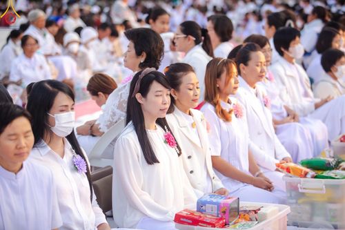 ภาพ No.192958:พิธีตักบาตรพระธรรมยาตรา ณ อนุสรณ์สถานคลองบางนางแท่น อ.สามพราน จ.นครปฐม ในโครงการธรรมยาตรา กตัญญูบูชา มหาปูชนียาจารย์ พระมงคลเทพมุนี(สด จนฺทสโร) พระผู้ปราบมาร อนุสรณ์สถาน 7 แห่ง ปีที่ 13 วันที่ 11 มกราคม พ.ศ.2568