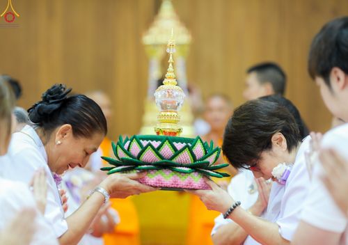 ภาพ No.89758:พิธีวางแผ่นจารึกชื่อ เพื่อนำไปประดิษฐานไว้ในฐานองค์พระประธาน เนื่องในโอกาสครบรอบ 10 ปี ศูนย์ปฏิบัติธรรมนครราชสีมา วันอาทิตย์ที่ 24 กันยายน พ.ศ. 2566