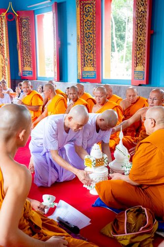 ภาพ No.276368:วันศุกร์ที่ 5 ธันวาคม 2568 (วันพ่อแห่งชาติ) พิธีบรรพชาอุปสมบทหมู่ธรรมทายาท จำนวน 14 รูป โครงการบรรพชาอุปสมบทหมู่ รุ่นบูชาธรรมมหาปูชนียาจารย์ ประจำปี 2568  ณ ศูนย์อบรมเยาวชนบางปะหัน จังหวัดพระนครศรีอยุธยา