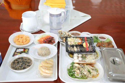 ภาพ No.234842:วันศุกร์ที่ 25 กรกฎาคม พ.ศ. 2568 (วันพระ แรม 15 ค่ำ เดือน 8) พิธีบุพเปตพลี ครั้งที่ 167 ร่วมอุทิศบุญแด่หมู่ญาติที่ล่วงลับไปแล้ว และสืบทอดอายุพระพุทธศาสนา ณ หอฉันคุณยายอาจารย์ฯ วัดพระธรรมกาย