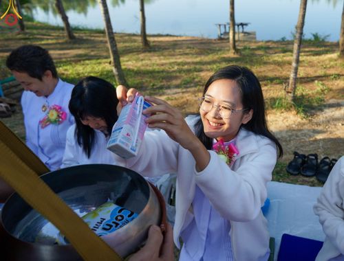 ภาพ No.105003:พิธีตักบาตรพระ ๑,๐๐๐ รูป ฉลองเมืองลำปาง ๑,๓๔๓ ปี วันเสาร์ที่ ๓๐ ธันวาคม พ.ศ. ๒๕๖๖ ณ ศูนย์ปฏิบัติธรรมลำปาง อำเภอเมือง จังหวัดลำปาง