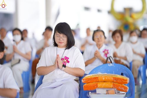 ภาพ No.230422:วันที่ 28 มิถุนายน พ.ศ. 2568 พิธีถวายภัตตาหารเมนูสวรรค์ เพื่อการบรรลุธรรม ณ หอฉันคุณยายอาจารย์ฯ วัดพระธรรมกาย