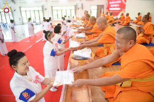 ภาพ No.225862:วันอาทิตย์ที่ 18 พฤษภาคม พ.ศ. 2568 ศูนย์ปฏิบัติธรรมสระบุรี ได้จัดพิธีทอดผ้าป่าฟื้นฟูพระพุทธศาสนา และพิธีมอบใบประกาศนียบัตรเชิดชูเกียรติผู้นำรถ ที่ทำหน้าที่จัดรถเพื่อพาสาธุชนไปร่วมงานวันที่ 22 เมษายน ที่ผ่านมา