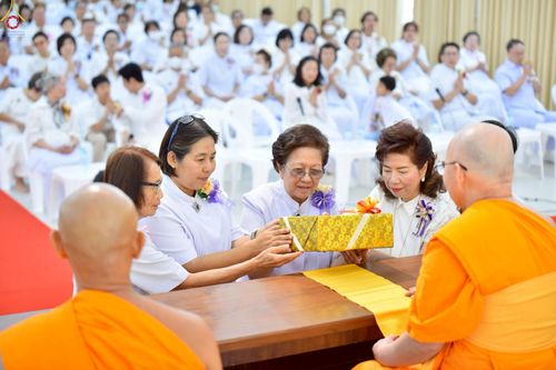 ภาพ No.230077:วันพฤหัสบดีที่ 26 มิถุนายน พ.ศ. 2568 พิธีทอดผ้าป่าฉลองอาคารชุดศูนย์ปฏิบัติธรรมน้ำใสใจสว่าง น้อมบูชาธรรมอายุวัฒนะมงคล 81 ปี หลวงพ่อธัมมชโย ณ ศูนย์ปฏิบัติธรรมน้ำใสใจสว่าง เขตบางกอกน้อย กรุงเทพมหานคร