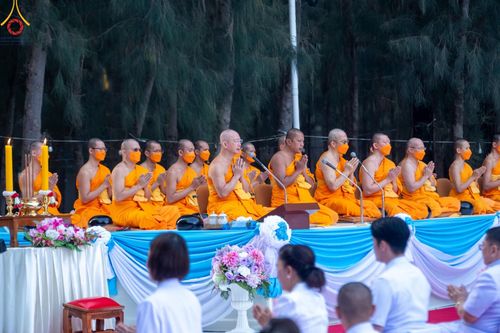 ภาพ No.107537:พิธีตักบาตรพระธรรมยาตราฯ ในโครงการธรรมยาตรากตัญญูบูชา มหาปูชนียาจารย์ พระมงคลเทพมุนี(สด จนฺทสโร) พระผู้ปราบมาร ปีที่ 12 ณ อนุสรณ์สถานมหาวิหารพระมงคลเทพมุนี อ.สองพี่น้อง จ.สุพรรณบุรี วันที่ 7 มกราคม พ.ศ. 2567