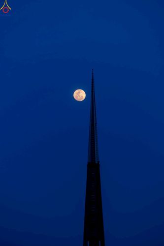 ภาพ No.223963:วันวิสาขบูชา วันอาทิตย์ที่ 11 พฤษภาคม พ.ศ. 2568 พิธีจุดวิสาขประทีป ,  พิธีเวียนประทักษิณรอบพระมหาธรรมกายเจดีย์ , พิธีฉลองชัยสวดมนต์บทธัมมจักกัปปวัตตนสูตร ครบ 7,357,000,000 จบ ณ มหารัตนวิหารคด วัดพระธรรมกาย