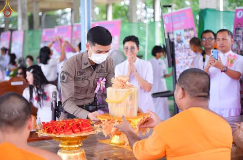 ภาพ No.143007:พิธีทอดผ้าป่าสามัคคีเพื่อสมทบทุนสร้างหอฉัน ๑๑๓ ปี  คุณยายอาจารย์มหารัตนอุบาสิกาจันทร์ขนนกยูง ครั้งที่ ๙ วันอาทิตย์ที่ ๓๐  มิถุนายน พ.ศ. ๒๕๖๗ ณ ศูนย์การศึกษาจอมบึง ต.รางบัว อ.จอมบึง จ.ราชบุรี