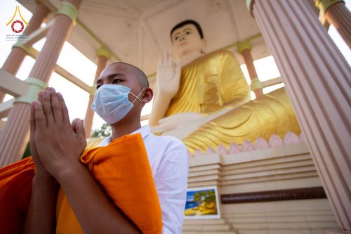 ภาพ No.75929:พิธีบรรพชาสามเณร ณ วัดปันชารี สันติปูร์ อรัญกฏิ เมืองคาร์กาชารี ประเทศบังกลาเทศ วันที่ 10 กุมภาพันธ์ พ.ศ. 2566