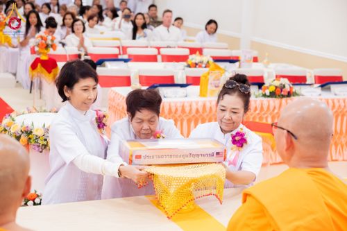 ภาพ No.175013:พิธีทอดกฐิน วัดพระธรรมกายซิลิคอนวัลเลย์ มลรัฐแคลิฟอร์เนีย ประเทศสหรัฐอเมริกา บูชาธรรม 80 ปี หลวงพ่อธัมมชโย โดยคณะศิษยานุศิษย์วัดพระธรรมกาย วันที่ 27 ตุลาคม พ.ศ. 2567