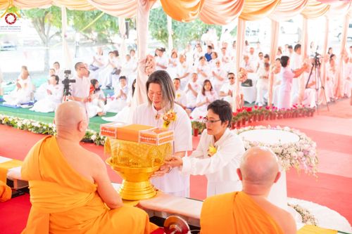 ภาพ No.100325:พิธีทอดกฐินบรมจักรพรรดิ ณ วัดพระธรรมกายแคลิฟอร์เนีย เมืองอาซูซ่า รัฐแคลิฟอร์เนีย ประเทศสหรัฐอเมริกา วันอาทิตย์ที่ 12 พฤศจิกายน พ.ศ. 2566