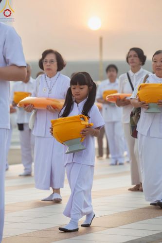 ภาพ No.216952:วันเสาร์ที่ 12 เมษายน พ.ศ. 2568 พิธีเวียนประทักษิณรอบพระมหาธรรมกายเจดีย์  พิธีวันทาเจดีย์ พิธีขอขมาและมอบผ้าไตร ในโครงการอุปสมบทหมู่ บูชาธรรมหลวงพ่อธัมมชโย, โครงการธรรมทายาท ระดับอุดมศึกษา รุ่นที่ 52 ,  โครงการบวชพระนานาชาติ AEC & WAB CEO รุ่นที่ 4 , ณ ว