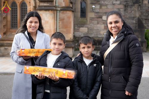 ภาพ No.172170:พิธีทอดกฐิน วัดพระธรรมกายสก็อตแลนด์ บูชาธรรม 80 ปี หลวงพ่อธัมมชโย โดยคณะศิษยานุศิษย์วัดพระธรรมกาย วันที่ 25 ตุลาคม พ.ศ. 2567