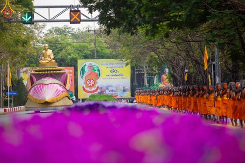 ภาพ No.120314:พิธีต้อนรับพระธรรมยาตรา ในโครงการธรรมยาตรา กตัญญูบูชา มหาปูชนียาจารย์ พระมงคลเทพมุนี(สด จนฺทสโร) พระผู้ปราบมาร อนุสรณ์สถาน 7 แห่ง ปีที่ 12 วันที่ 28 มกราคม พ.ศ. 2567 ณ วัดพระธรรมกาย จ.ปทุมธานี (ชุดที่ 2)