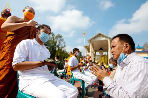 ภาพ No.75763:พิธีตัดปอยผม และ ปลงผมนาคธรรมทายาท ในโครงการบรรพชาสามเณรหมู่ครั้งที่ 3 วันที่ 9 กุมภาพันธ์ พ.ศ. 2566 ณ วัดเบงกาลี เมืองคากาจารี ประเทศบังกลาเทศ