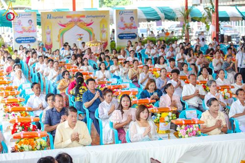 ภาพ No.170735:พิธีทอดกฐิน ณ วัดมงคลพุการาม ปทุมธานี ในโครงการกฐินสามัคคีทั่วไทย 30,000 วัด บูชาธรรม 80 ปี หลวงพ่อธัมมชโย โดยคณะศิษยานุศิษย์วัดพระธรรมกาย วันที่ 27 ตุลาคม พ.ศ. 2567