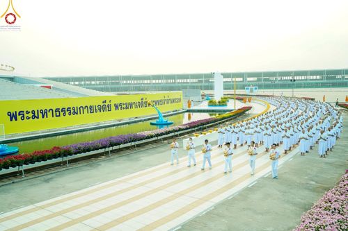 ภาพ No.133719:พิธีเวียนประทักษิณและพิธีวันทาเจดีย์ โครงการบรรพชาสามเณร ฟื้นฟูพระพุทธศาสนาทั่วไทย ณ วัดพระธรรมกาย วันเสาร์ที่ 6 เมษายน พ.ศ. 2567