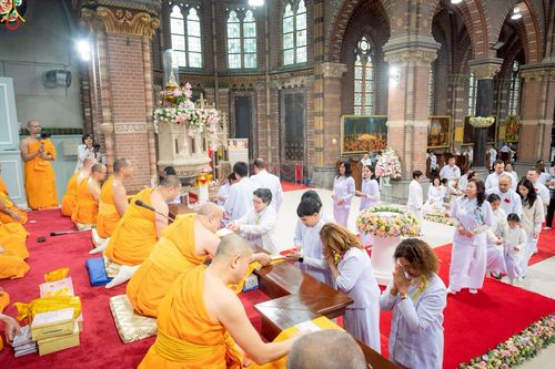 ภาพ No.271391:วันอาทิตย์ที่ 26 ตุลาคม พ.ศ. 2568 พิธีทอดกฐินสามัคคีวัดพระธรรมกายเนเธอร์แลนด์ กฐินเพื่อปฏิสังขรณ์ผนังรอบโบสถ์ อายุกว่า 135 ปี