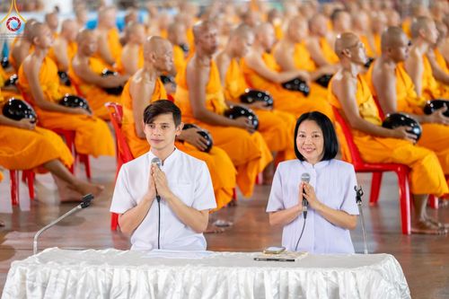 ภาพ No.136565:พิธีตักบาตร พิธีบูชาข้าวพระ ในวันอาทิตย์ต้นเดือนที่ 5 พฤษภาคม พ.ศ. 2567 ณ วัดพระธรรมกาย จ.ปทุมธานี