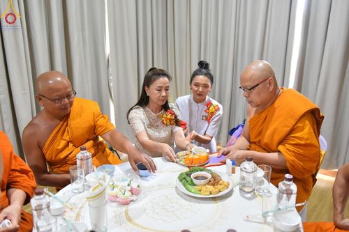 ภาพ No.132471:พิธีถวายมหาสังฆทานจันทบุรี 132 วัด บูชาธรรม 80 ปี หลวงพ่อธัมมชโย วันจันทร์ที่ 25 มีนาคม พ.ศ. 2567 ณ ศูนย์ปฏิบัติธรรมจันทบุรี
