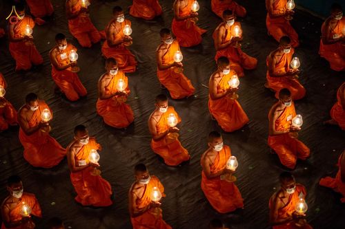 ภาพ No.76557:คณะสงฆ์และสามเณรบังกลาเทศ ปฎิบัติธรรมและจุดโคมประทีปถวายเป็นพุทธบูชา วันที่ 17 กุมภาพันธ์ พ.ศ. 2566