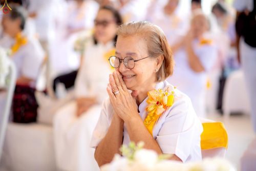 ภาพ No.239394:วันอาทิตย์ที่ 17 สิงหาคม พ.ศ. 2568 พิธีกดปุ่มอัญเชิญรูปเหมือน พระมงคลเทพมุนี (สด จันทสโร)  ณ มหาวิหารแก้วพระมงคลเทพมุนี  ศูนย์ปฏิบัติธรรมแก้วเมืองเลย