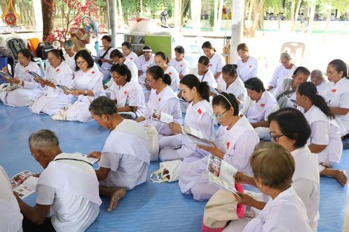 ภาพ No.152413:พิธีมอบสไบแก้ว โครงการอบรมอุบาสิกาแก้วจังหวัดบุรีรัมย์รุ่นที่ 1 วันที่ 6-8 กันยายน พ.ศ. 2567