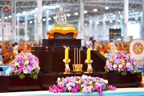 ภาพ No.59949:พิธีเจริญพระพุทธมนต์ "ฉลองอายุวัฒนมงคล 80 ปี หลวงพ่อธัมมชโย" พิธีถวายไทยธรรม คณะสงฆ์ 10,000 กว่าวัดทั่วประเทศ ในวันคุ้มครองโลก วันจันทร์ที่ 22 เมษายน พ.ศ. 2567 ณ สภาธรรมกายสากล วัดพระธรรมกาย จ.ปทุมธานี