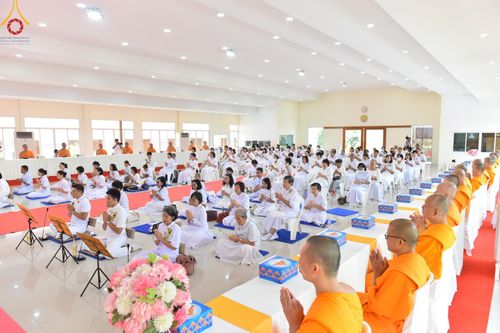 ภาพ No.149583:พิธีทอดผ้าป่ามหามงคล เพื่องานพระพุทธศาสนา , พิธีเจริญพระพุทธมนต์ และพิธีถวายสังฆทานแด่คณะสงฆ์ เนื่องในวันธรรมชัย 56 พรรษา น้อมบูชาธรรมหลวงพ่อธัมมชโย ณ ธรรมอุทยานบ้านแป้ง จ.สิงห์บุรี วันเสาร์ที่ 24 สิงหาคม พ.ศ. 2567