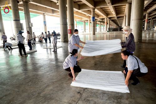 ภาพ No.217625:วันที่ 2-14 เมษายน พ.ศ. 2568 เจ้าหน้าที่เตรียมงานวันคุ้มครองโลก ชุดที่ 1 วัดพระธรรมกาย จ.ปทุมธานี