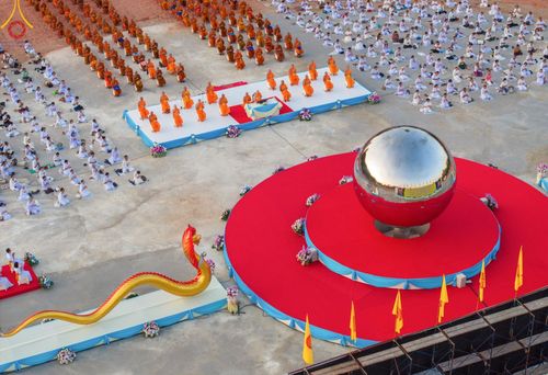 ภาพ No.174521:พิธีประดิษฐานดวงแก้วบรมเศรษฐี นาคีพ่นสมบัติใหญ่ ลานเอนกประสงค์พญานาค 4 ตระกูล วันที่ 15 พฤศจิกายน พ.ศ. 2567 ณ พุทธอุทยานนานาชาติ จ.หนองคาย