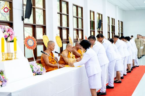 ภาพ No.237640:พิธีเจริญพระพุทธมนต์ ปฏิบัติธรรมเจริญสมาธิภาวนา และทำบุญตักบาตร ถวายพระราชกุศล เนื่องในโอกาสวันเฉลิมพระชนมพรรษา สมเด็จพระนางเจ้าสิริกิติ์ พระบรมราชินีนาถ พระบรมราชชนนีพันปีหลวง วันอังคารที่ 12 สิงหาคม พ.ศ. 2568  ณ อาคารปลูกศรัทธา 2 วัดพระธรรมกาย 