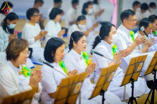 ภาพ No.201805:พิธีถวายภัตตาหารเป็นสังฆทาน แด่พระธรรมยาตรา ณ อนุสรณ์สถานบางปลา วัดบางปลา อำเภอบางเลน จังหวัดนครปฐม ในโครงการธรรมยาตรา กตัญญูบูชา มหาปูชนียาจารย์ พระมงคลเทพมุนี(สด จนฺทสโร) พระผู้ปราบมาร อนุสรณ์สถาน 7 แห่ง ปีที่ 13 วันที่ 26 มกราคม พ.ศ. 2568