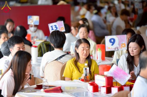 ภาพ No.224845:วันเสาร์ ที่ 10 พฤษภาคม พ.ศ. 2568 วัดพระธรรมกายฮ่องกง จัดพิธีปล่อยปลา บนเรือใหญ่บนอ่าวฮ่องกง และจัดพิธีถวายมหาสังฆทานกลางทะเล ประจำปี 2568 เนื่องในสัปดาห์วิสาขบูชาโลก