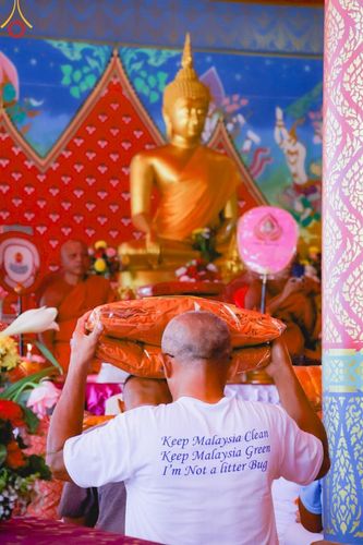 ภาพ No.179250:พิธีทอดกฐิน ณ วัดถ้ำคีรีวงศ์ อ.เปิ้นดัง รัฐเคด้าห์ ประเทศมาเลเซีย ในโครงการกฐินสามัคคีทั่วไทย 30,000 วัด บูชาธรรม 80 ปี หลวงพ่อธัมมชโย โดยคณะศิษยานุศิษย์วัดพระธรรมกาย วันที่ 1 พฤศจิกายน พ.ศ. 2567