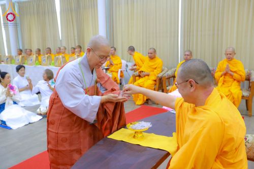 ภาพ No.197558:พิธีถวายสังฆทานคณะสงฆ์ 2 นิกายเชื่อมสัมพันธ์ไทย-เกาหลี วันอาทิตย์ที่ 5 มกราคม พ.ศ. 2568 ณ อาคารชมรมภาวนารักษ์ วัดพระธรรมกาย อำเภอคลองหลวง จังหวัดปทุมธานี