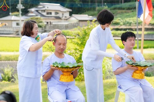 ภาพ No.147428:พิธีตัดปอยผม ขอขมา มอบบาตร ผ้าไตร โครงการปฐมอุปสมบท สมโภชอุโบสถ บูชาธรรม 80 ปี หลวงพ่อธัมมชโย ณ วัดพระธรรมกายโทชิหงิ ประเทศญี่ปุ่น วันพฤหัสบดีที่ 8 สิงหาคม พ.ศ. 2567