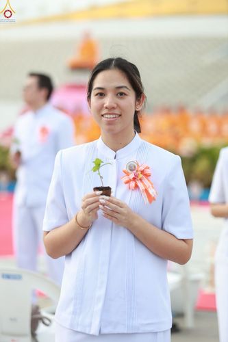 ภาพ No.252894:วันที่ 10 ตุลาคม พ.ศ. 2568 พิธีปลูกต้นทรัพย์บานชื่น ณ ลานธรรม วัดพระธรรมกาย