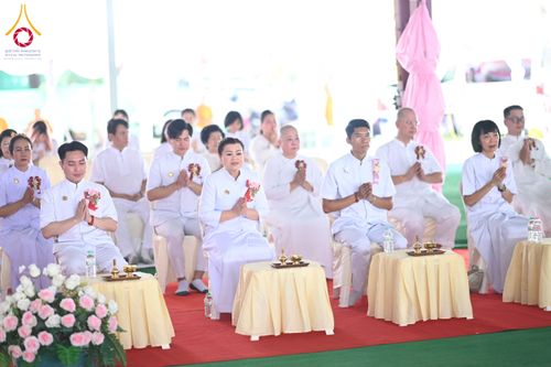 ภาพ No.162039:พิธีทอดผ้าป่า ในวันออกพรรษา ณ พุทธอุทยานนานาชาติ จังหวัดหนองคาย วันพฤหัสบดีที่ 17 ตุลาคม พ.ศ. 2567