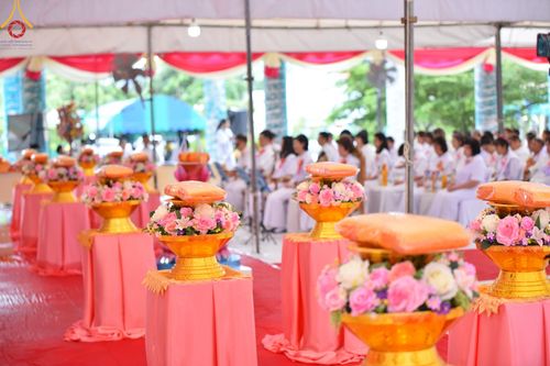 ภาพ No.158113:พิธีทอดผ้าป่า ติดตั้งแผ่นสิริฉะทะนะรัสมี(หลังคา) อาคาร 80 ปี หลวงพ่อธัมมชโย วันอาทิตย์ที่ 22 กันยายน พ.ศ. 2567 ณ ศูนย์ปฏิบัติธรรมวิหารแดง อ.วิหารแดง จ.สระบุรี