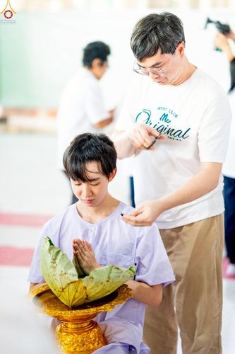 ภาพ No.228518:วันเสาร์ที่ 7 มิถุนายน พ.ศ. 2568 พิธีปลงผมโครงการอุปสมบทหมู่ธรรมทายาท ระดับอุดมศึกษา รุ่นที่ 52 ภาคฤดูฝน ณ วิหารคด 9 วัดพระธรรมกาย