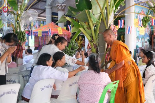 ภาพ No.168881:พิธีทอดกฐิน ณ วัดบ้านน้ำอ้อม จ.บุรีรัมย์ ในโครงการกฐินสามัคคีทั่วไทย 30,000 วัด บูชาธรรม 80 ปี หลวงพ่อธัมมชโย โดยคณะศิษยานุศิษย์วัดพระธรรมกาย วันที่ 23 ตุลาคม พ.ศ. 2567