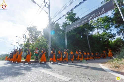 ภาพ No.222149:วันที่ 26-27 เมษายน พ.ศ. 2568 ศูนย์ปฏิบัติธรรมสวนผึ้ง ร่วมกับ ธุดงค์คสถานประจวบคีรีขันธ์ และวัดอ่าวน้อย  จัดกิจกรรมเดินธรรมยาตรา ตักบาตรข้าวสารอาหารแห้ง และจุดประทีปถวายเป็นพุทธบูชา ณ วัดอ่าวน้อย จ.ประจวบคีรีขันธ์