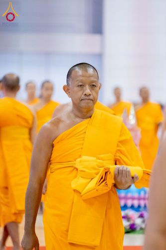 ภาพ No.215709:วันอาทิตย์ต้นเดือนที่ 6 เมษายน พ.ศ. 2568 พิธีทอดผ้าป่าสมทบ เพื่องานถวายมหาสังฆทาน 40,000 กว่าวัดทั่วประเทศ ณ สภาธรรมกายสากล วัดพระธรรมกาย