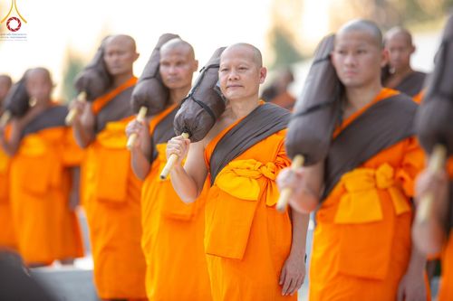 ภาพ No.186926:พระธรรมยาตราปฏิบัติธรรม และถ่ายภาพหมู่ประวัติศาสตร์ ปีที่ 13 ณ ลานทิศตะวันออก มหาวิหารพระมงคลเทพมุนี วัดพระธรรมกาย จ.ปทุมธานี วันเสาร์ที่ 28 ธันวาคม พ.ศ. 2567