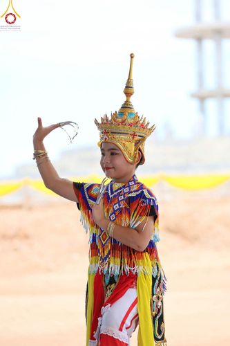 ภาพ No.91400:พิธีทอดผ้าป่ายกยอดดอกบัวสิริปทุมทิพย์  ประดิษฐาน ณ ปทุมเจดีย์  (เจดีย์พระพุทธเจ้า ๕ พระองค์) ณ ศูนย์อบรมเยาวชนจังหวัดปัตตานี 22 ตุลาคม พ.ศ.2566