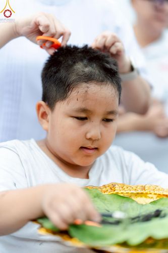 ภาพ No.213661:วันอาทิตย์ที่ 30 มีนาคม พ.ศ. 2568 พิธีตัดปอยผม โครงการหน่อแก้วเปรียญธรรม รุ่นที่ 13 ณ ค่ายจองแชมป์ หมู่กุฏิสามเณรเปรียญธรรม วัดพระธรรมกาย