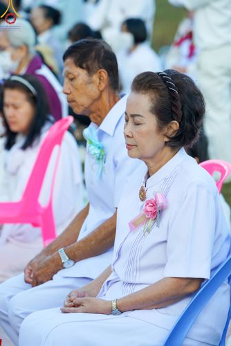 ภาพ No.103842:พิธีตักบาตรพระ 1,000 รูป ครั้งที่ 7 ถวายเป็นพุทธบูชา เพื่อช่วยเหลือคณะสงฆ์ 323 วัด 4 จังหวัดชายแดนภาคใต้ และถวายแด่คณะสงฆ์จังหวัดพิษณุโลก ณ ลานธรรมธุดงคสถานพิษณุโลก อ.วังทอง จ.พิษณุโลก วันที่ 24 ธันวาคม พ.ศ. 2566